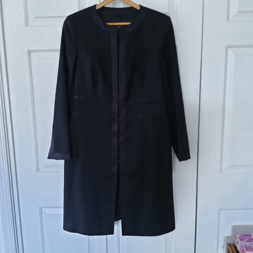 Black Escada Knee Length  Coat Dress Size 40